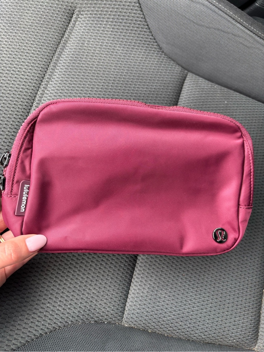 Lululemon everywhere belt bag 2L NWT Brand new with tags!